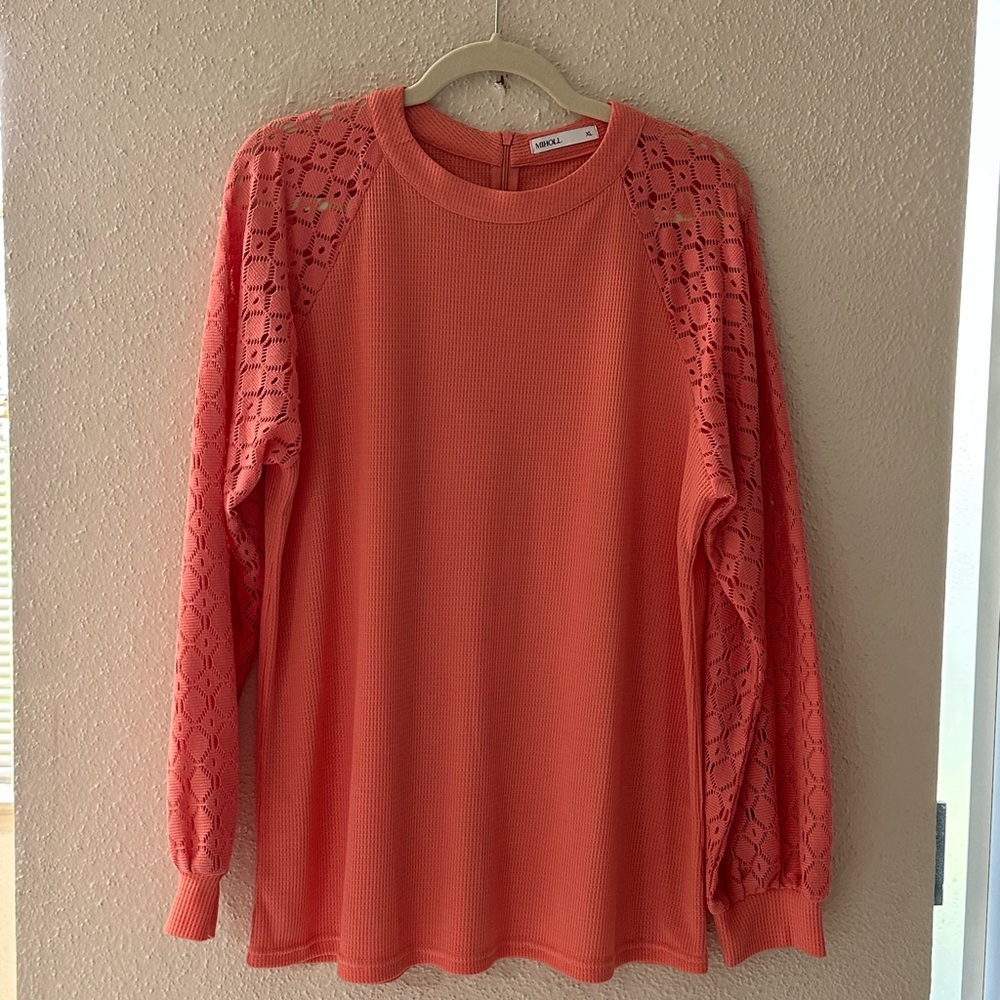 Miholl crochet lace blouse XL In A Pretty Peach Color. Preowned crew neck